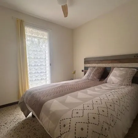 2 Air-conditioned In By The Sea Apartment *