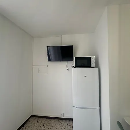 2 Air-conditioned In By The Sea Apartment *