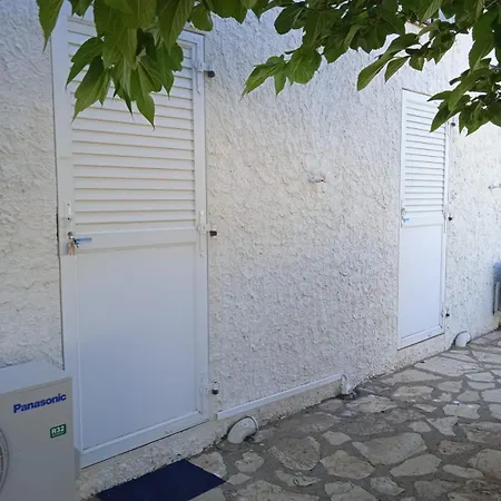 Apartment 2 Air-conditioned In By The Sea